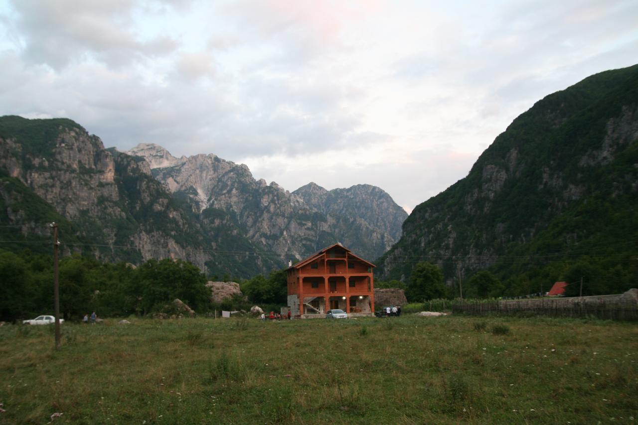 Bujtina Dreni Hotel Theth Exterior photo