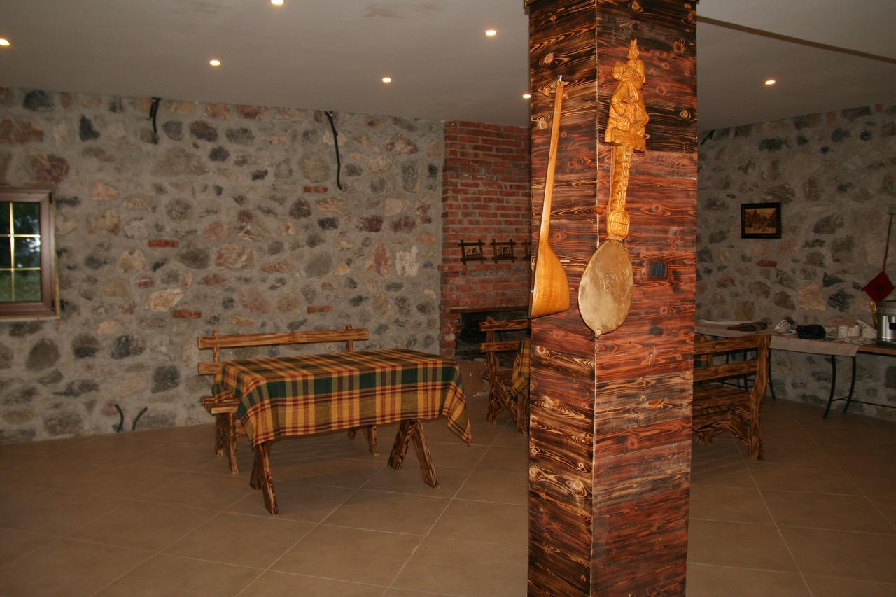 Bujtina Dreni Hotel Theth Exterior photo