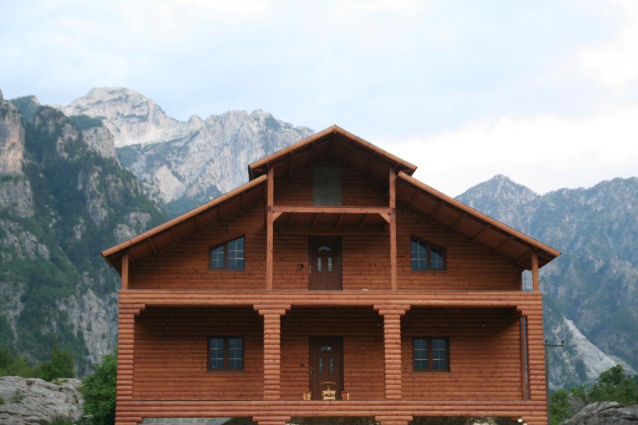 Bujtina Dreni Hotel Theth Exterior photo