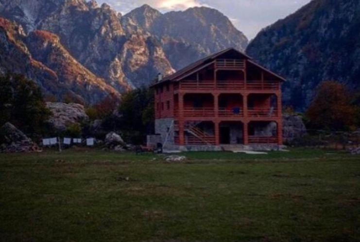 Bujtina Dreni Hotel Theth Exterior photo
